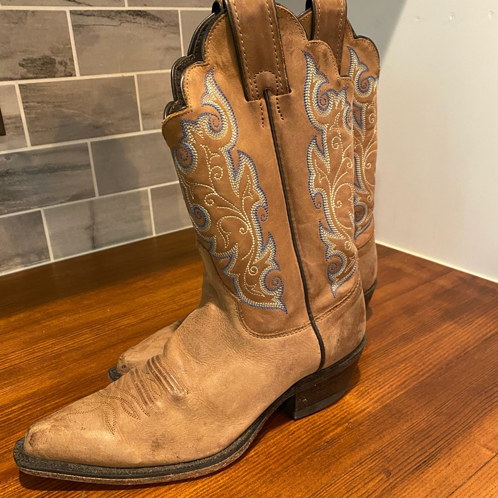 Justin cowboy boots